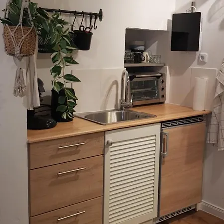 Gretchens Apartment *
